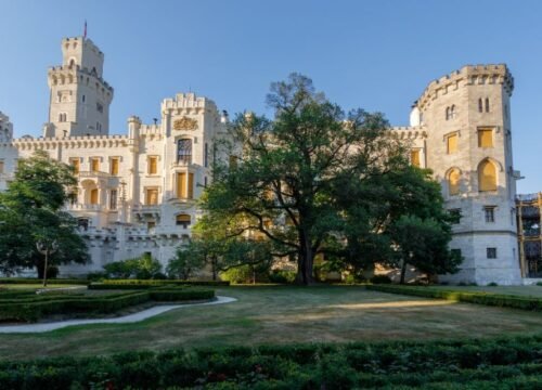 Discover Czech Krumlov and Hluboká Castle 4