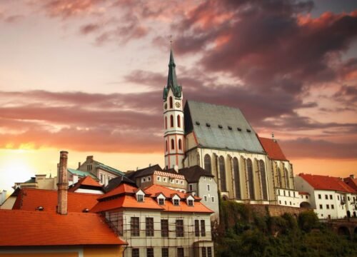 Discover Czech Krumlov and Hluboká Castle 5