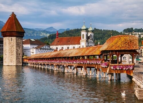 Discover Switzerland in 2 Days 18