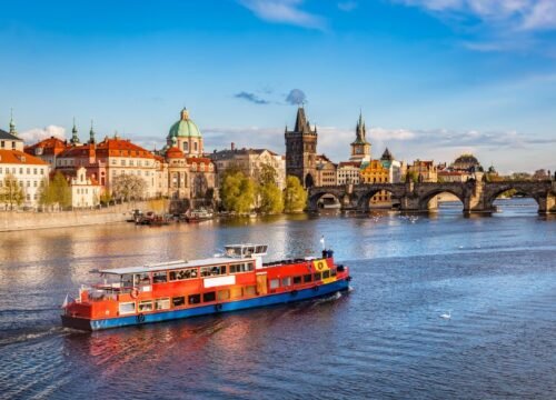 Prague Evening with Boat Trip: Experience the Magic of the Vltava River